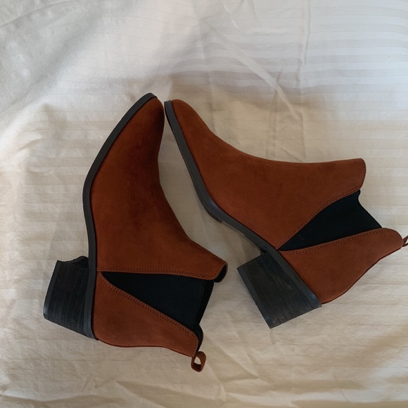 Forever 21 6 Ladies Burnt Brown Ankle Booties NWOT - Picture 6 of 8